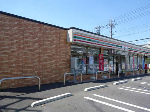 【コンビニエンスストア】セブンイレブン　厚木飯山黄金原店まで768ｍ