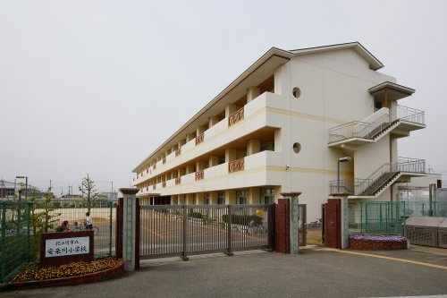 【小学校】安楽川小学校まで17608ｍ