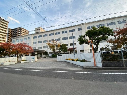 【小学校】井口明神小学校まで643ｍ