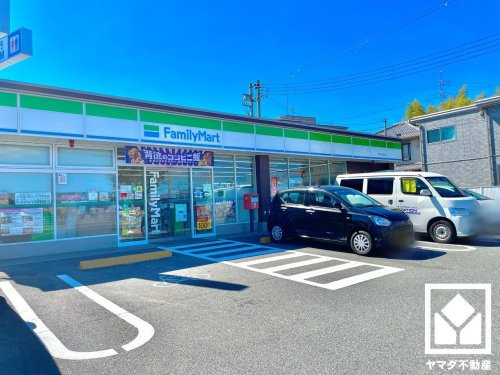 【コンビニエンスストア】ファミリーマート　京田辺大住店まで755ｍ
