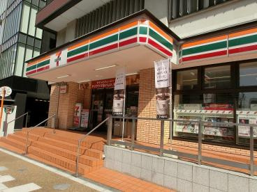【コンビニエンスストア】セブンイレブン　台東雷門1丁目店まで113ｍ