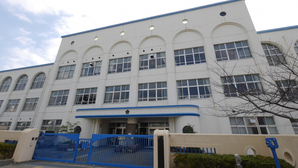 【小学校】本山第二小学校まで377ｍ