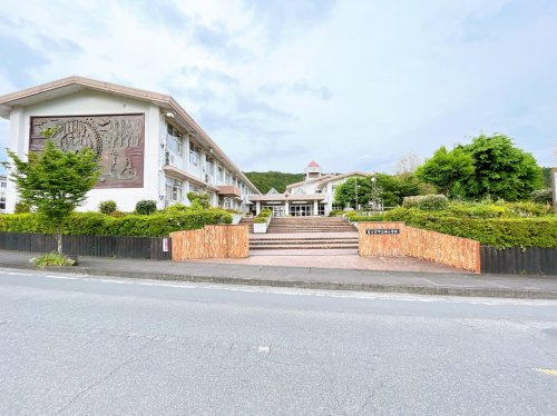 【小学校】富士宮市立西小学校まで766ｍ