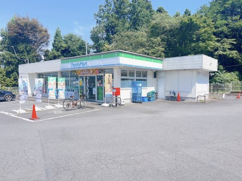【コンビニエンスストア】ファミリーマート　富士宮あごやま店まで928ｍ