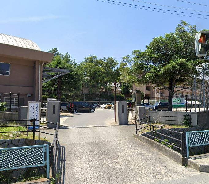 【小学校】尾道市立栗原小学校まで254ｍ