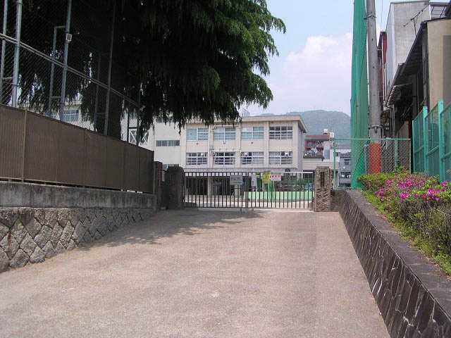 【小学校】荘山田小学校まで246ｍ