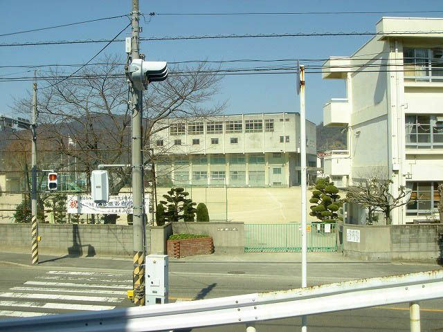 【小学校】長迫小学校まで342ｍ