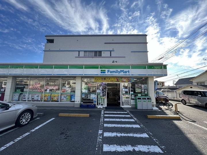 【コンビニエンスストア】ファミリーマート　呉伏原店まで296ｍ