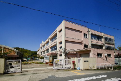 【小学校】岡崎小学校まで1732ｍ