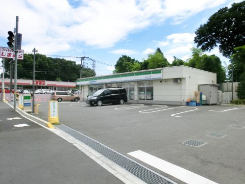 【コンビニエンスストア】ファミリーマート新座片山一丁目店まで434ｍ