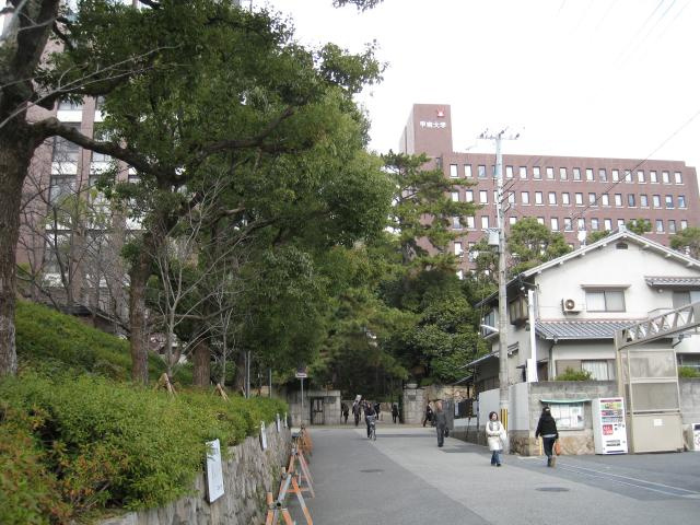 【大学】私立甲南大学岡本キャンパスまで354ｍ