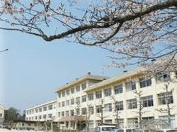 【小学校】高屋西小学校まで1617ｍ