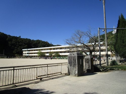 【小学校】三原市立　沼田東小学校まで1169ｍ