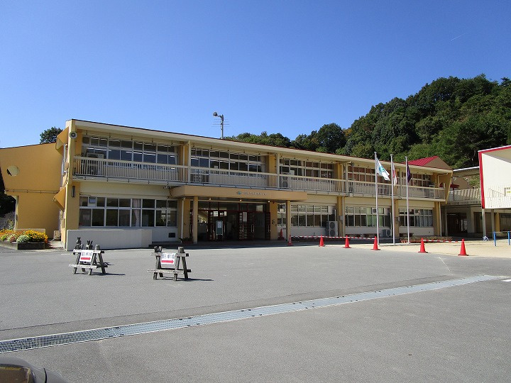 【小学校】三原市立本郷西小学校まで5431ｍ