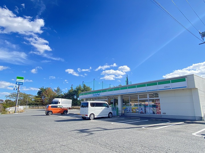 【コンビニエンスストア】ファミリーマート　黒瀬兼広店まで1220ｍ
