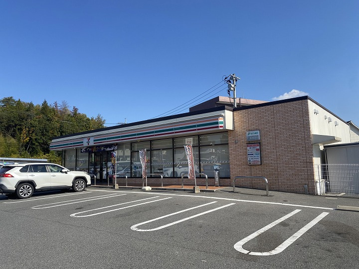 【コンビニエンスストア】セブンイレブン　東広島西条東子店まで528ｍ