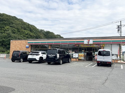【コンビニエンスストア】セブンイレブン　三原長谷町店まで1853ｍ