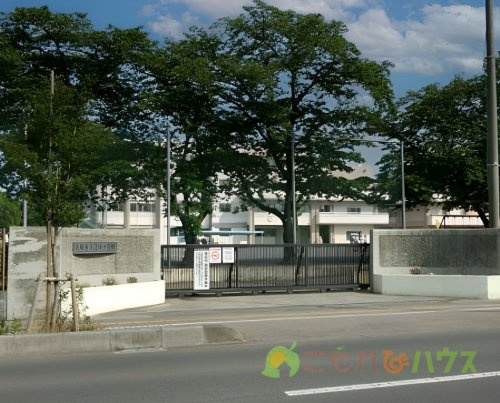 【小学校】上尾市立芝川小学校まで729ｍ