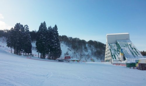 【スポーツ施設】鷲ヶ岳スキー場まで2950ｍ
