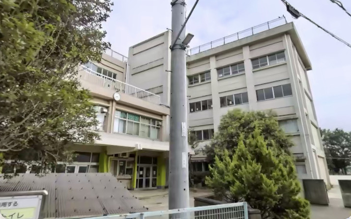 【小学校】松戸市立六実第三小学校まで330ｍ
