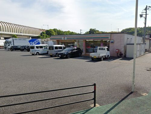 【コンビニエンスストア】セブンイレブン伊勢原高森店まで615ｍ