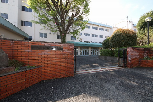【中学校】日野市立大坂上中学校まで1607ｍ