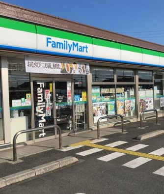【コンビニエンスストア】ファミリーマート　飯能双柳店まで752ｍ