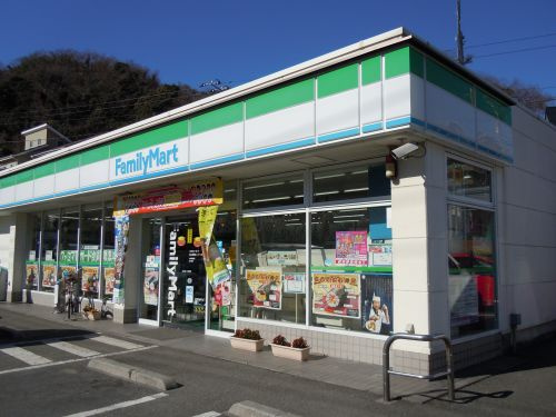 【コンビニエンスストア】ファミリーマート松山横須賀インター店まで400ｍ