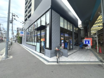 【コンビニエンスストア】ローソン　JR塚本駅前店まで87ｍ