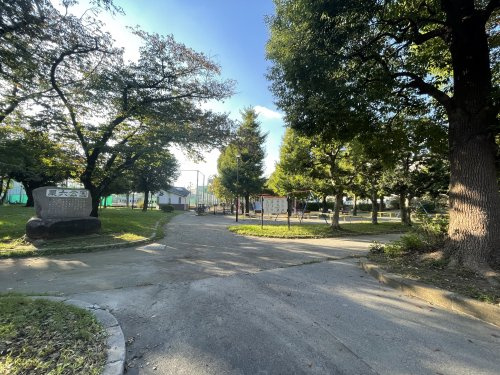 【公園】栗六公園まで855ｍ