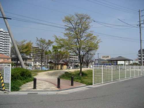 【公園】本堅田4丁目公園まで490ｍ