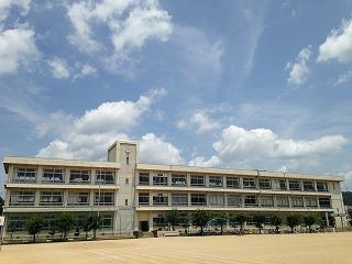 【小学校】姫路市立八幡小学校まで1760ｍ
