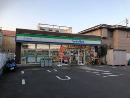 【コンビニエンスストア】ファミリーマート　大岡三丁目店まで3950ｍ