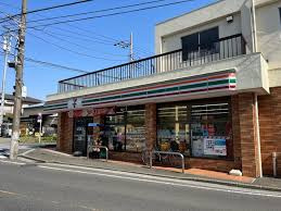 【コンビニエンスストア】セブンイレブン　横浜上菅田町店まで975ｍ
