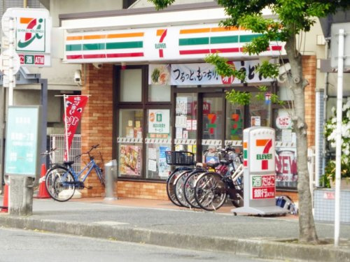 【コンビニエンスストア】セブンイレブン　大阪東淀川駅前店まで713ｍ