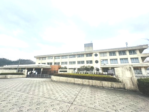 【小学校】豊能町立東ときわ台小学校まで15304ｍ