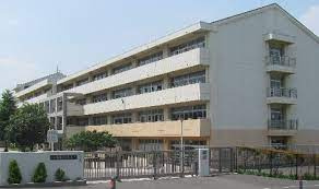 【中学校】横浜市立十日市場中学校まで2300ｍ