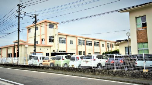 【小学校】大刀洗町立大刀洗小学校まで363ｍ