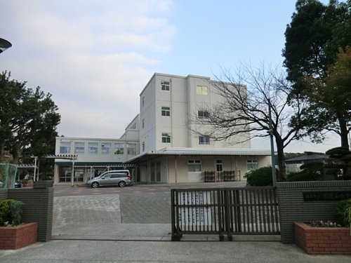 【中学校】横浜市立日限山中学校まで747ｍ