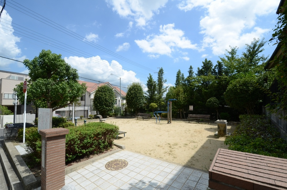 【公園】寿楽荘第2公園まで880ｍ