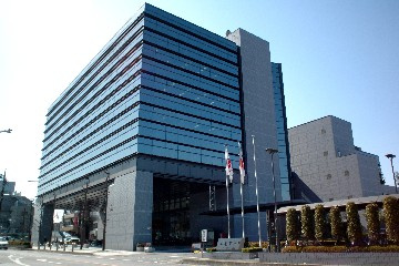 【市役所・区役所】上尾市役所まで926ｍ