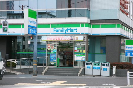 【コンビニエンスストア】ファミリーマート　辰巳一丁目店まで55ｍ