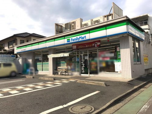 【コンビニエンスストア】ファミリーマート　町田あけぼの病院前店まで270ｍ