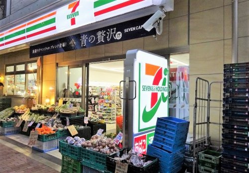 【コンビニエンスストア】セブンイレブン　三軒茶屋世田谷通り店まで220ｍ