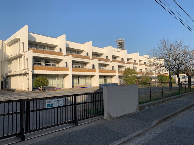 【小学校】袖ケ浦市立長浦小学校まで647ｍ