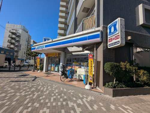 【コンビニエンスストア】ローソン　東大島駅前店まで914ｍ