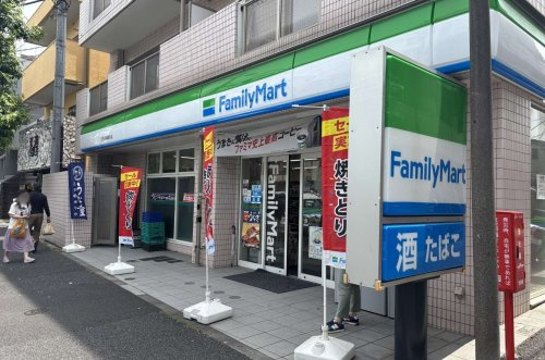 【コンビニエンスストア】ファミリーマート世田谷淡島通り店まで121ｍ