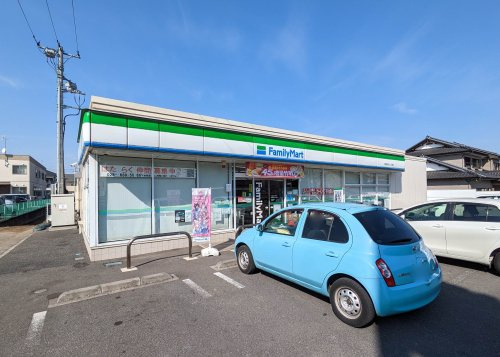 【コンビニエンスストア】ファミリーマート　宇都宮五代二丁目店まで899ｍ