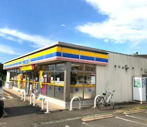【コンビニエンスストア】ミニストップ　嵐山川島店まで899ｍ
