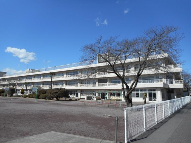 【小学校】伊勢崎市立赤堀小学校 まで250ｍ